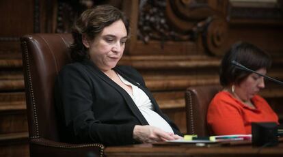 Ada Colau, en un ple de l'Ajuntament de Barcelona.