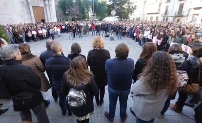 Burriana sale de nuevo a la calle para condenar la violación a una menor en Nochevieja.