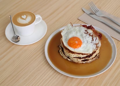 Las famosas pancakes de Watts, en Madrid, se toman a cualquier hora del día.