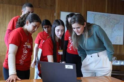 Encuentro de Efigy Girls con la ministra de Transición Ecológica y el Reto Demográfico, Sara Aagesen.