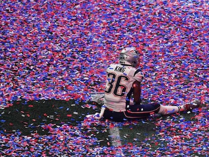 Brandon King, de los Patriots, celebra el triunfo.