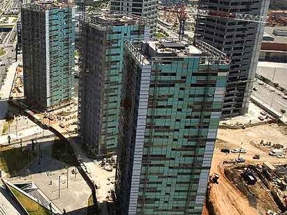 Edificios en construcción en plaza Europa de L&#39;Hospitalet.