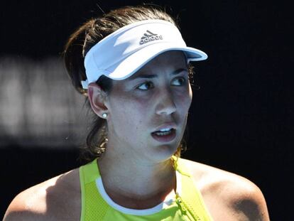 Muguruza, durante el partido contra Hsieh, ayer en la pista central de Melbourne.