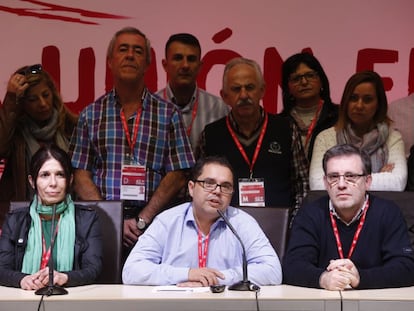 En el centro, Gustavo Santana, candidato a liderar UGT, con su equipo