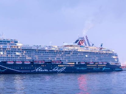 Vista del Mein Schiff 2, el primer barco que operará cruceros en Canarias desde noviembre. 