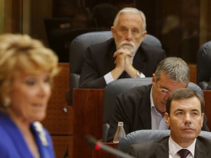 Aguirre, durante un pleno en la Asamblea en 2011. Al fondo, G&oacute;mez, Gordo y Velasco.