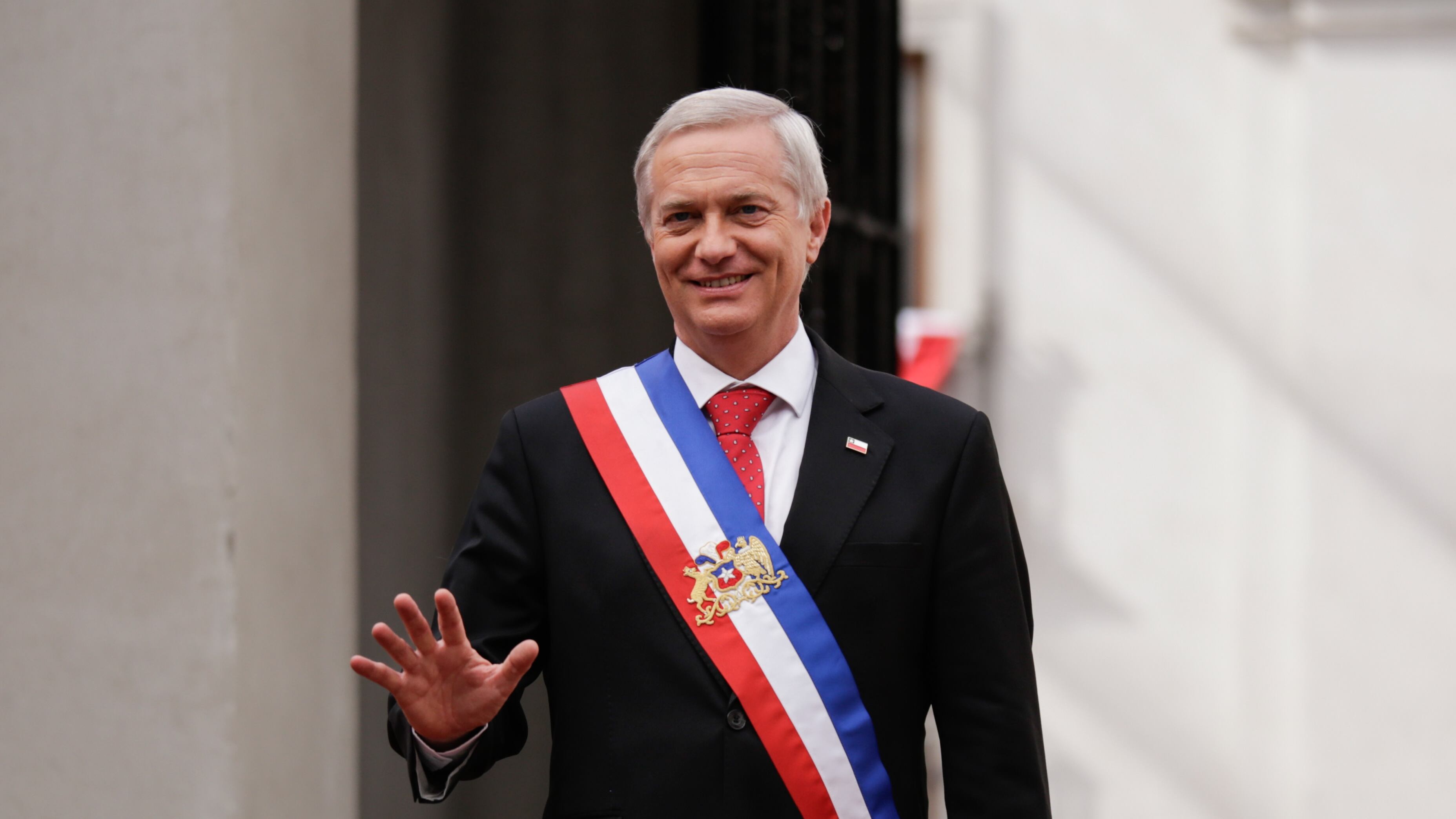 Kast cumple un mes como presidente de Chile presionado por la economía y su guerra cultural