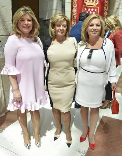 María Teresa Campos con sus hijas Terelu Campos, a la izquierda, y Carmen Borrego.