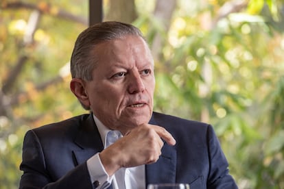 Arturo Zaldívar durante la entrevista.