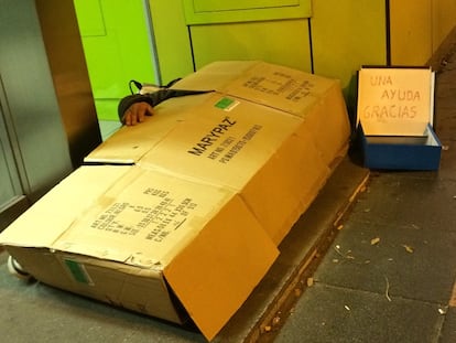 Navidad entre luces y cartones