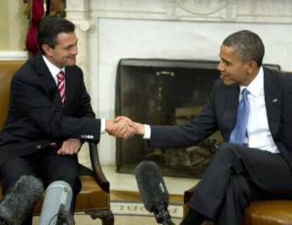 En la imagen, el presidente estadounidense, Barack Obama, junto al mandatario mexicano, Enrique Peña Nieto. EFE/Archivo