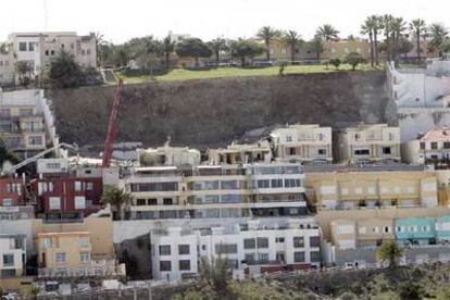 Vista general del barrio de San Antonio, en Las Palmas de Gran Canaria, tras el derrumbe del muro de contención.