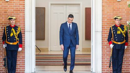 El presidente del Gobierno, Pedro Sánchez, recibe en la Moncloa al presidente de Portugal, Luís Montenegro.