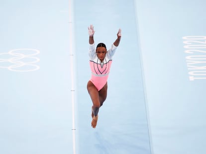 Rebeca Andrade conquista a medalha de ouro no salto nos Jogos Olímpicos Tóquio 2020.