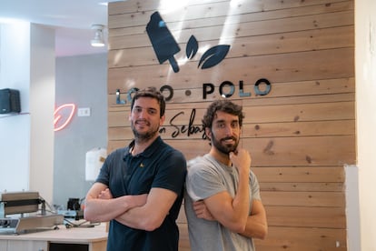 Oier Almandoz e Íñigo Galdona (derecha), creadores de Loco Polo.