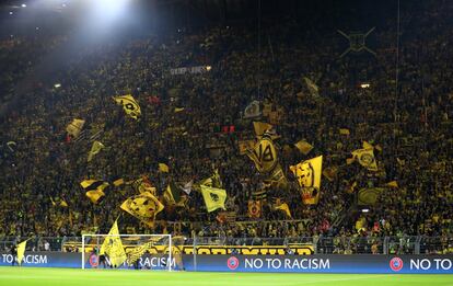 Ambiente en el estadio Signal Iduna Park durante el partido entre Borussia Dortmund y Real Madrid. 