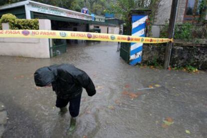 La lluvia desborda ríos en Navarra y Gipuzkoa