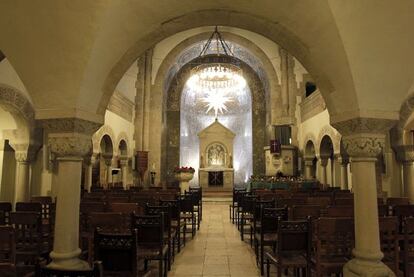 Interior de la iglesia evangélica alemana en el paseo de la Castellana de Madrid.