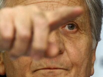 Jean-Claude Trichet, durante la rueda de prensa posterior a la reunión del consejo del Banco Central Europeo.