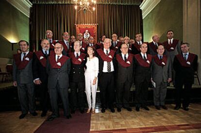 Integrantes del Grupo Tácito, durante el acto de ayer en el Colegio Mayor de San Pablo.