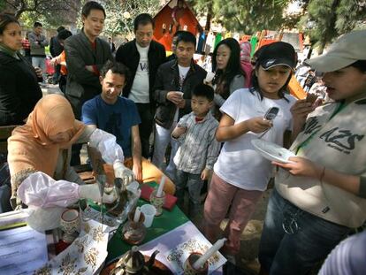 Fiesta contra el racismo organizada en un colegio de Valencia en 2008