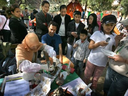 Fiesta contra el racismo organizada en un colegio de Valencia en 2008