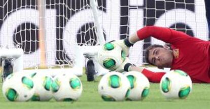 Casillas, en un entrenamiento con España.