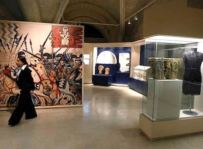 El claustro de la catedral de Burgos acoge la muestra  hasta el 15 de noviembre.