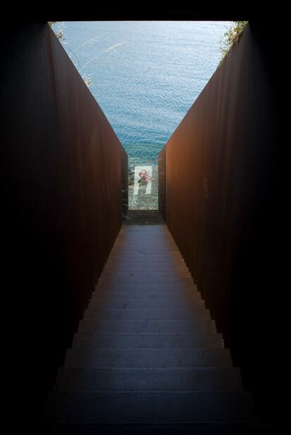 Memorial a Walter Benjamin realitzat per l'escultor i artista plàstic israelià Dani Karavan, a Portbou.