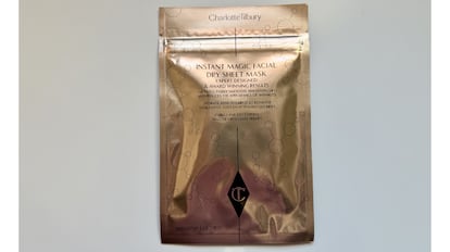Esta mascarilla facial de Charlotte Tilbury es un éxito de ventas.