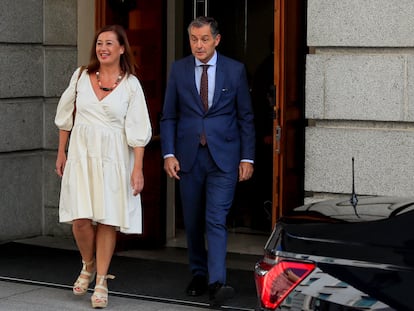 La presidenta del Congreso, Francina Armengol, se dirigía al palacio de la Zarzuela para reunirse con el rey Felipe VI, este martes.