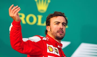 Fernando Alonso en el podium del GP de Australia.