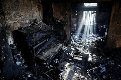 Interior de una vivienda calcinada.