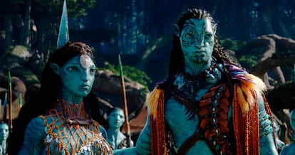 This image released by 20th Century Studios shows Kate Winslet, as Ronal, left, and Cliff Curtis, as Tonowari, in a scene from "Avatar: The Way of Water."