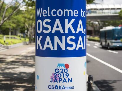 Cartel del G20 en una de las calles de Osaka, donde se celebra la cumbre a partir del viernes.