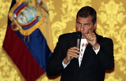 El presidente de Ecuador, Rafael Correa, al momento del anuncio del perdón a los acusados en el caso que por injurias ganó al diario 'El Universo'.