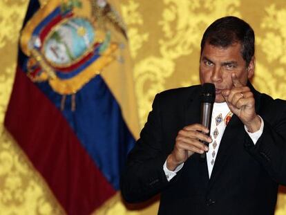 El presidente de Ecuador, Rafael Correa, al momento del anuncio del perdón a los acusados en el caso que por injurias ganó al diario 'El Universo'.