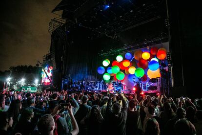 La actuación de Pet Shop Boys dio comienzo a la fiesta.