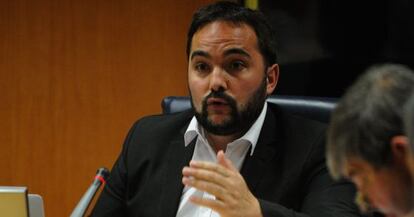 El director de Juventud y Deportes, Jon Redondo, comparece este lunes en el Parlamento vasco. 