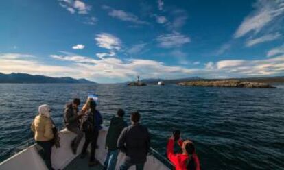 Turistas en un crucero por el Canal de Beagle, en Patagonia.