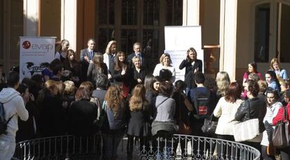 Las asociación de empresarias, en los jardines de Monforte durante el acto del día de la mujer.