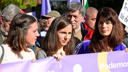 Ione Belarra, junto a Irene Montero y la coportavoz de Podemos Isa Serra, este sábado en una marcha en Madrid.