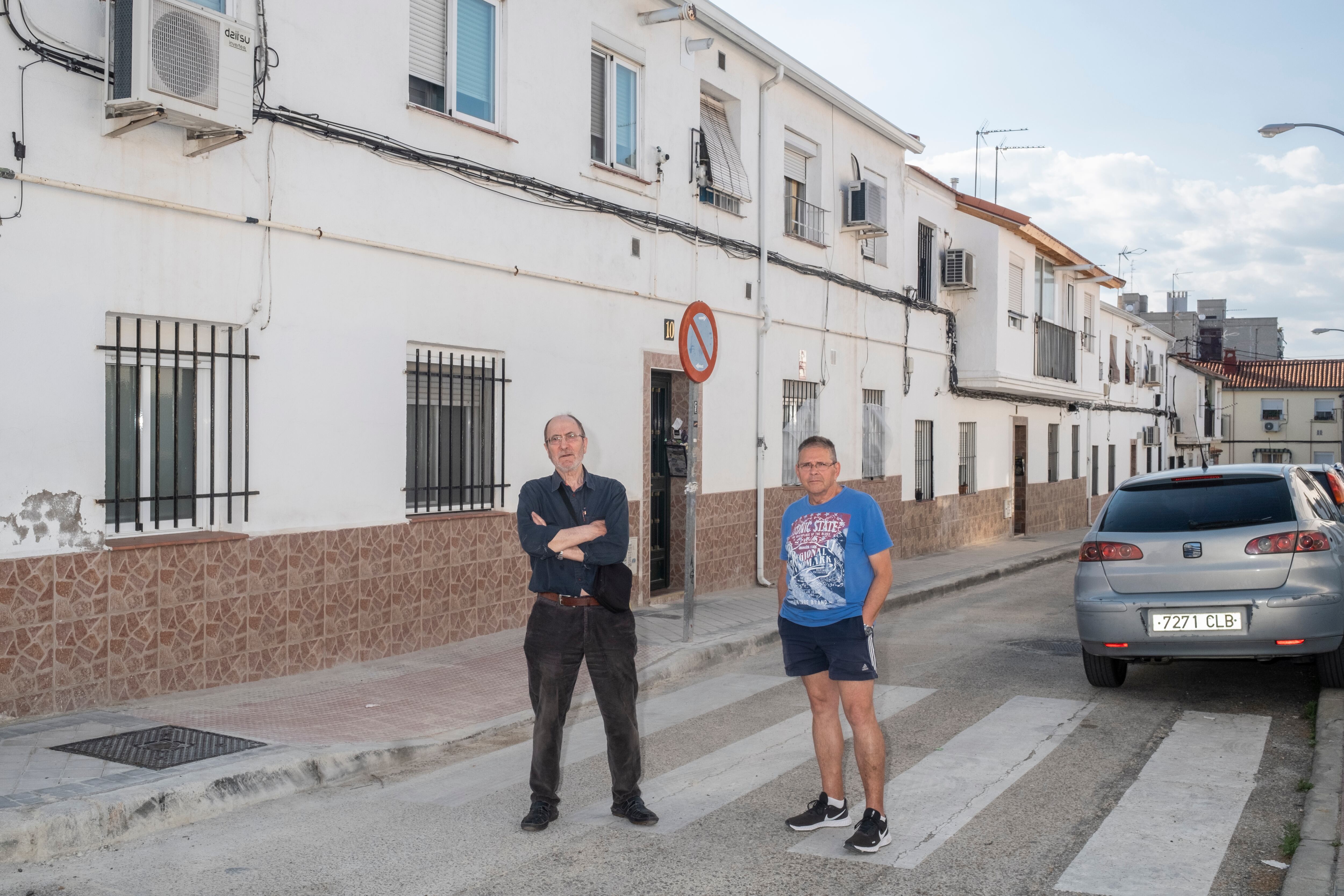 Modesto García y Alfonso López, en la colonia Lucero.