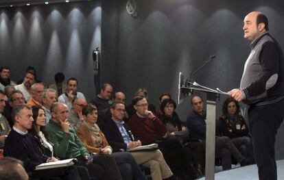 El presidente del PNV, Andoni Ortuzar, durante su intervención ante la Asamblea Nacional Ordinaria de su partido en Bilbao.