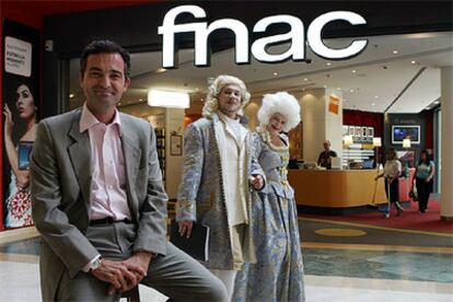 El director general de la FNAC en España, Christophe Deshayes, en la tienda de la cadena en Parquesur (Madrid).