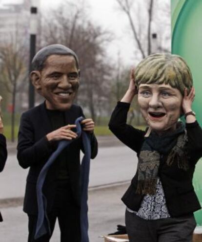 Huyamos de Obama y Merkel.
