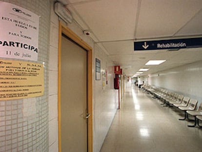 Un pasillo del hospital La Paz, durante la jornada de huelga.