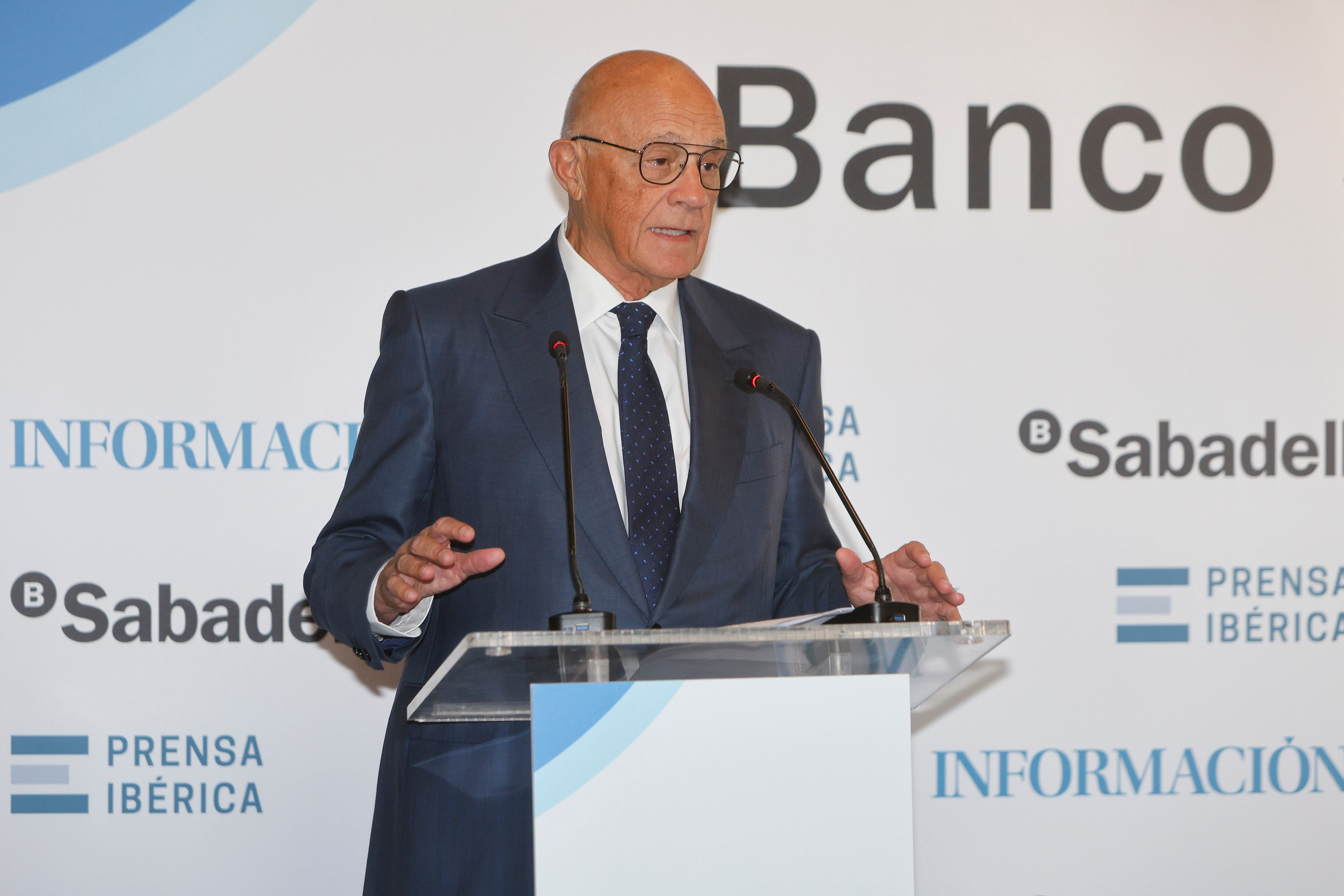 La irrupción del francés BPCE en el Sabadell complica nuevas fusiones bancarias en España