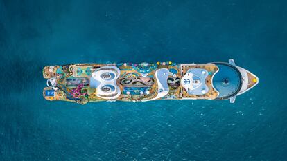 Vista aérea del 'Icon of the Seas', el crucero más grande del mundo.