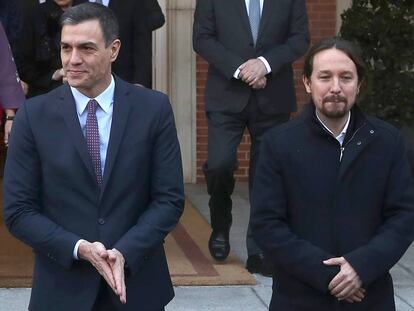 Pedro Sánchez y Pablo Iglesias, el pasado martes antes de comenzar el primer Consejo de Ministros.